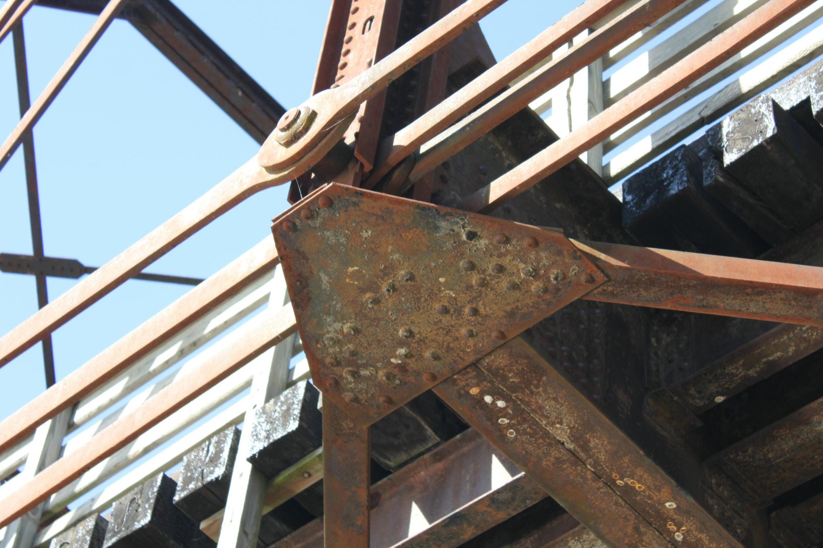 Rebuilt lower connection